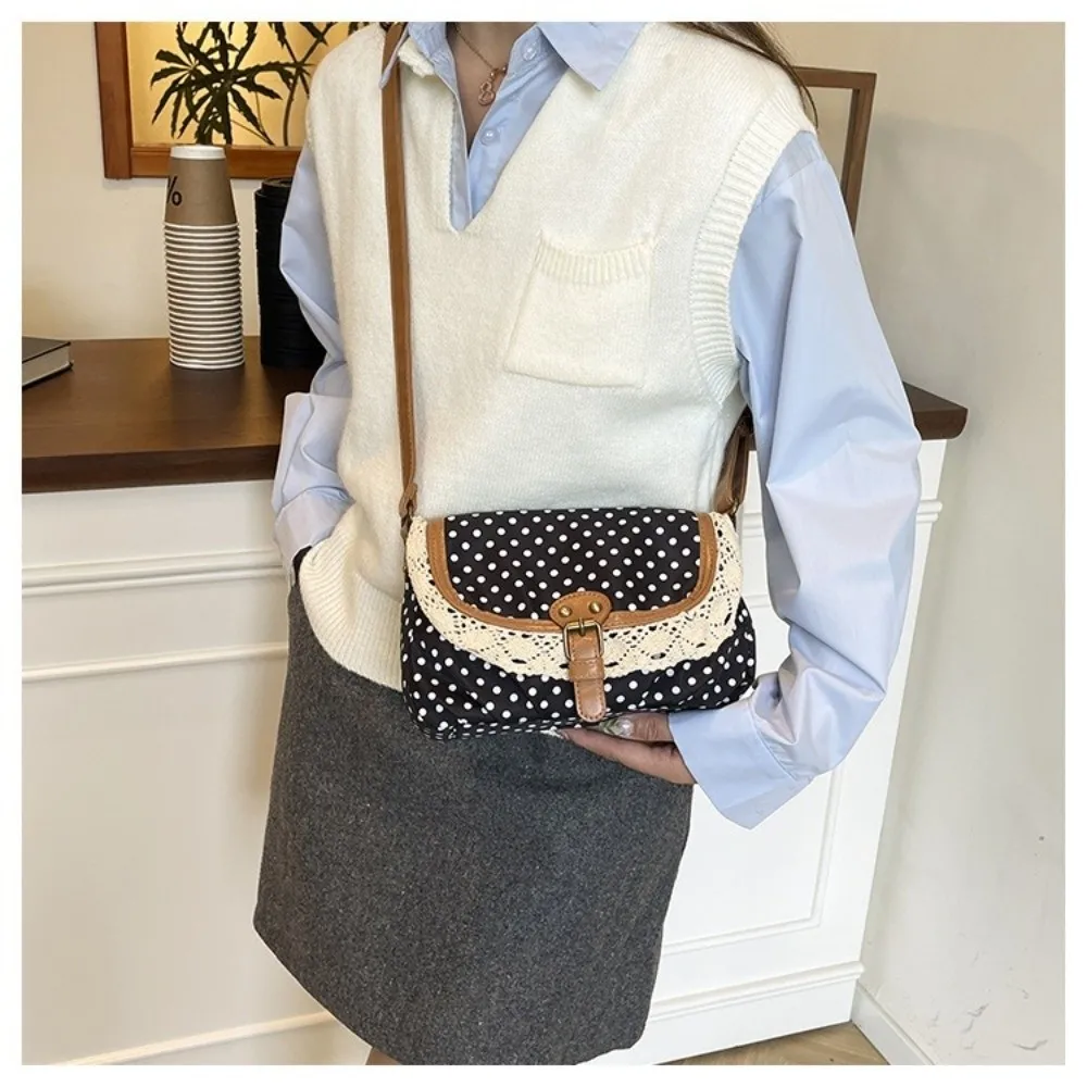 Bolso bandolera vintage de lona con ribete de encaje y estampado - imagen 4