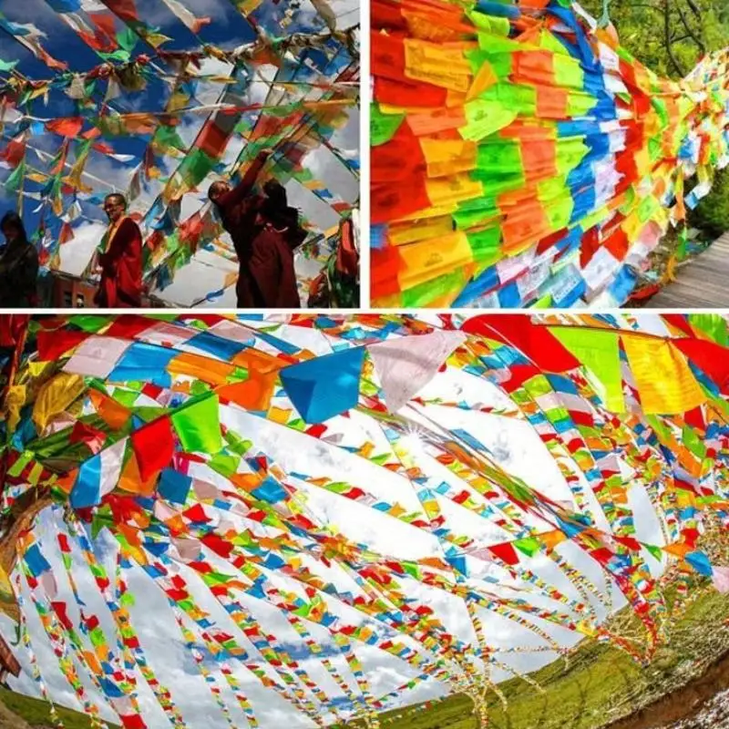 Banderas de oración ondeando en un jardín