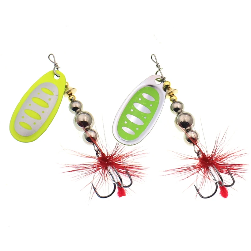 Señuelo giratorio cuchara con anzuelo triple de plumas