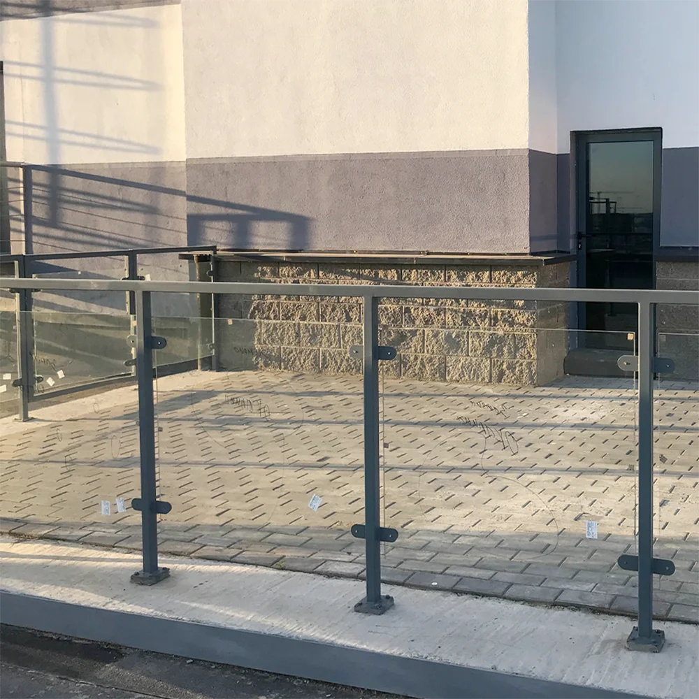 Postes de balaustrada inox y aluminio, diseño personalizado