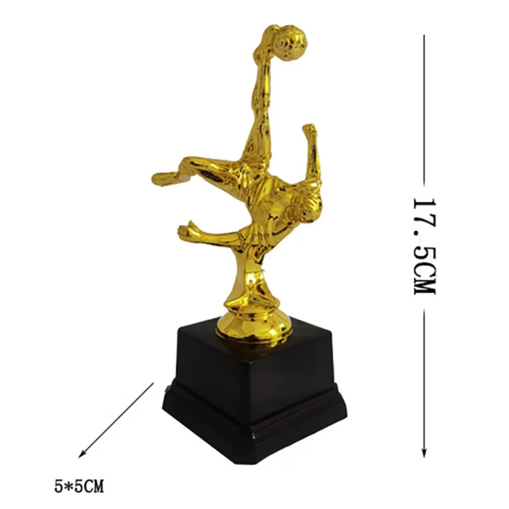 Trofeo dorado infantil de plástico