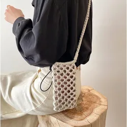 Bandolera ganchillo para móvil con diseño calado y cierre seguro