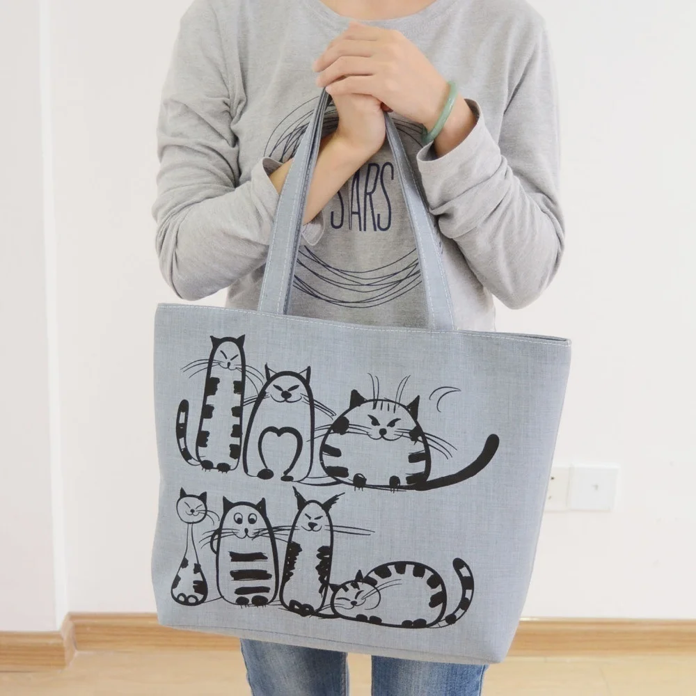 Bolso de playa gris con estampado de gatos