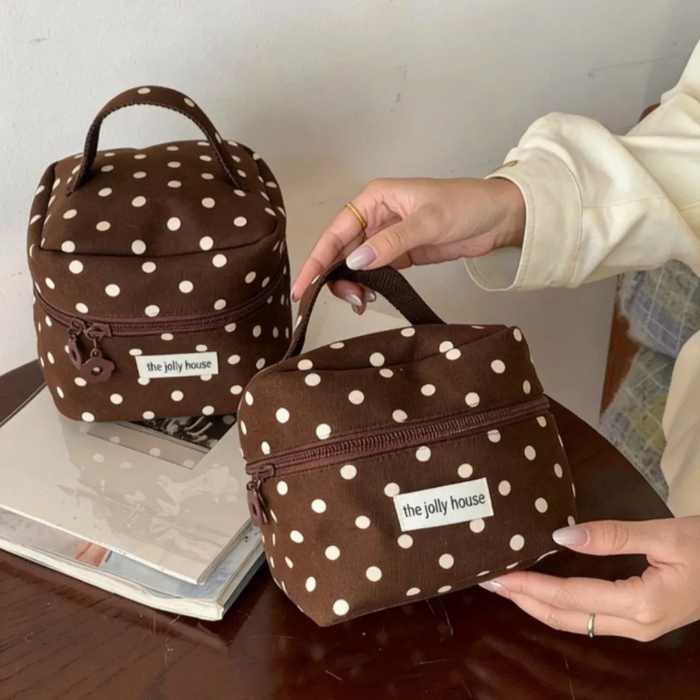 Bolsa de maquillaje portátil de lunares con gran capacidad para viaje - imagen 3