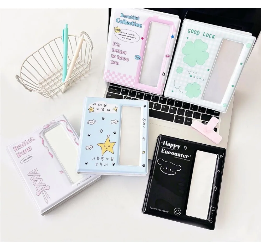 Interior con bolsillos para tarjetas