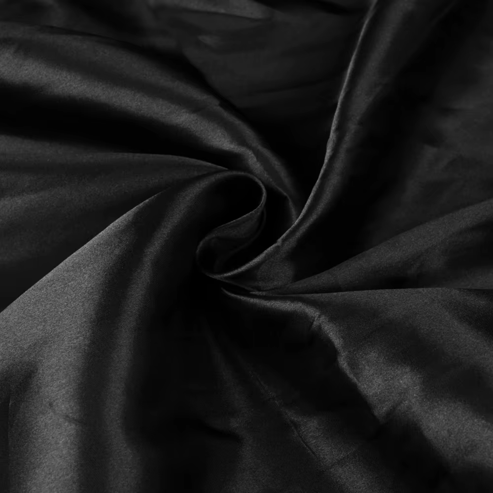 Capa Negra con Capucha para Halloween – Túnica Gótica de Diablo