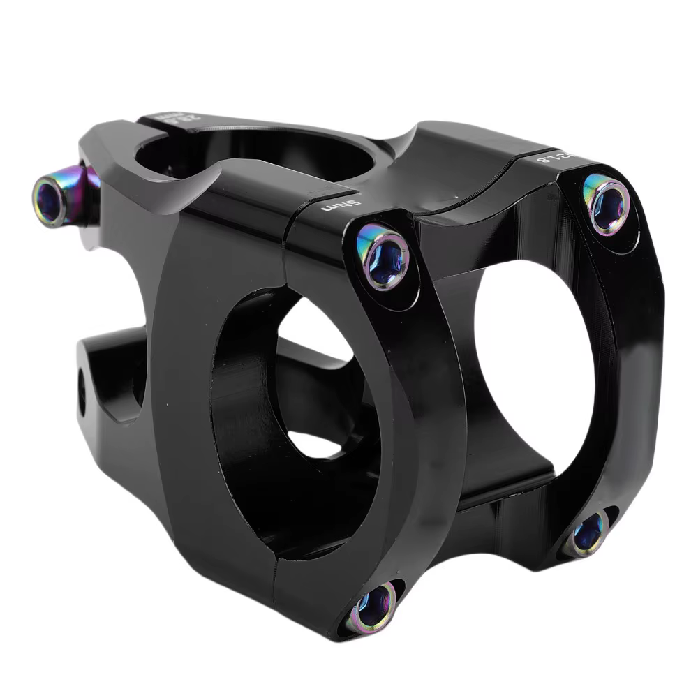 Vista de la potencia de bicicleta CNC desde varios ángulos