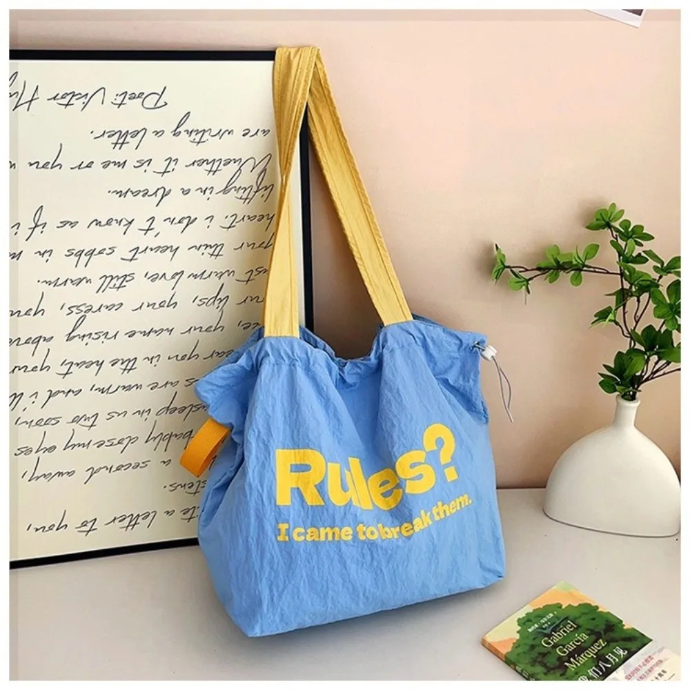 Bolsa con cordón tamaño 32x31x21 cm