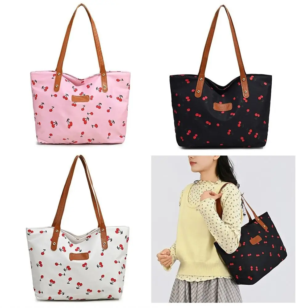 Bandolera de lona con estampado cerezas para viaje diario - imagen 3