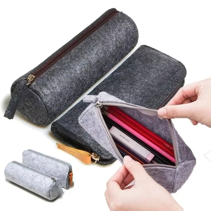 Estuche de Fieltro Retro para Lápices y Bolígrafos – Estampado Vintage con Cremallera - imagen 5