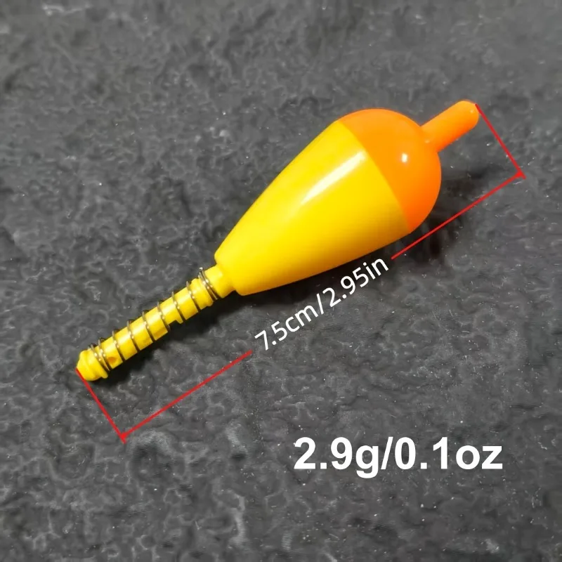 Flotador amarillo usado en río poco profundo