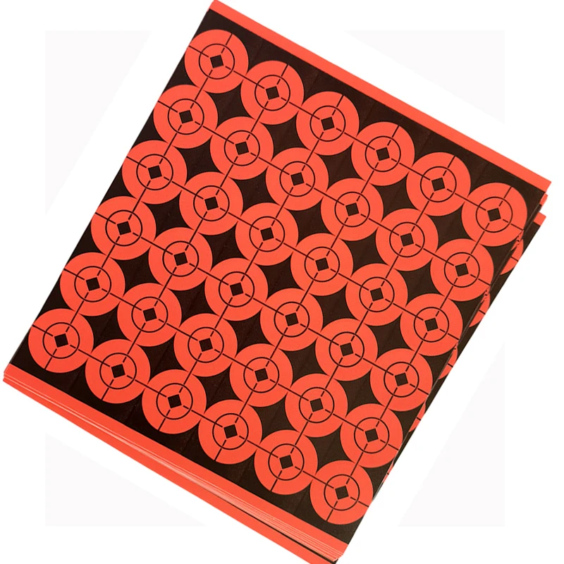 Set completo de hojas de pegatinas sobre una mesa