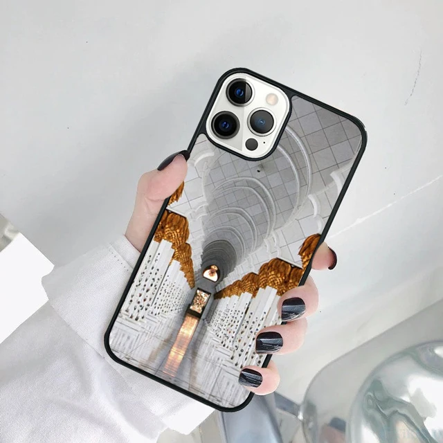 Funda instalada mostrando protección completa del dispositivo