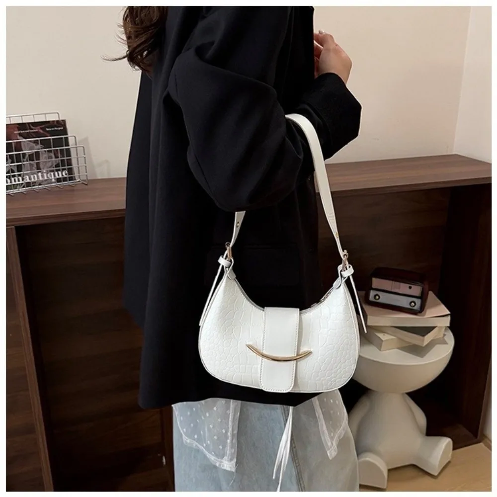 Bolso bandolera cuero PU forma de luna, gran capacidad - imagen 2