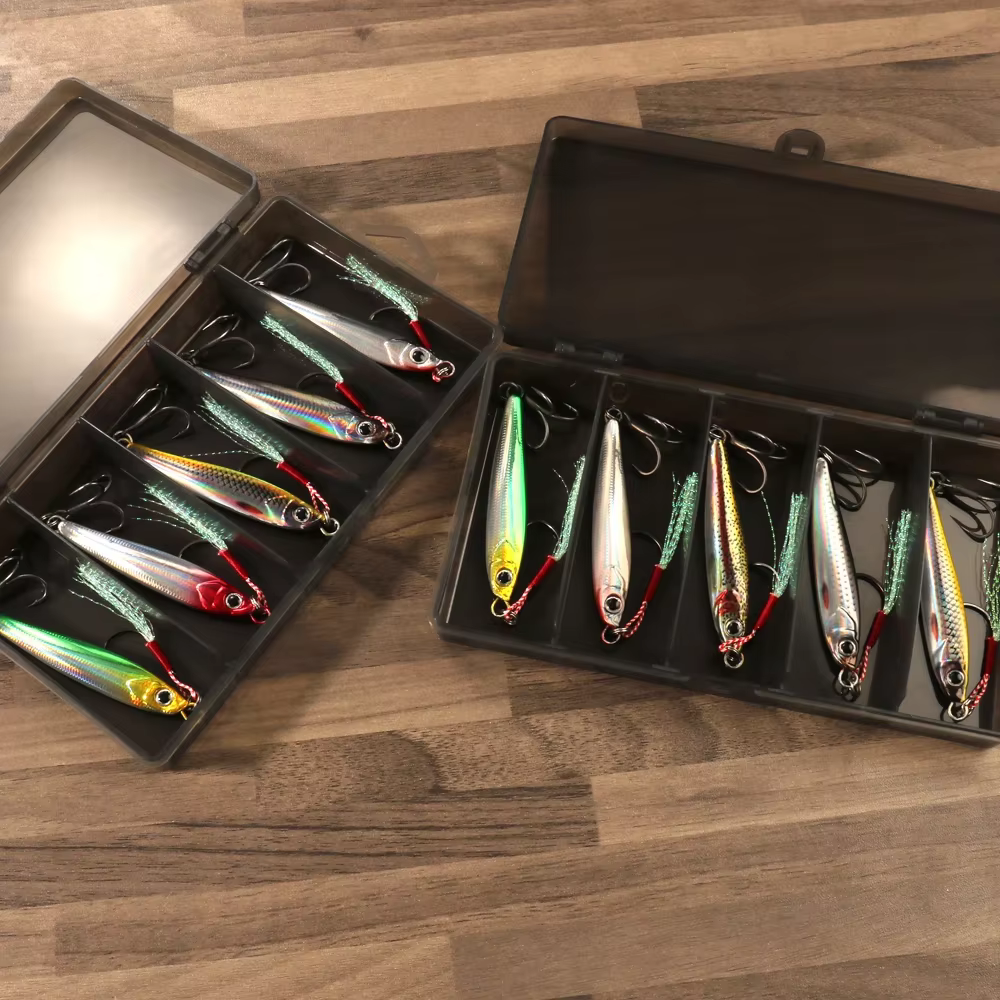 Anzuelo reforzado y anilla bicíclica del señuelo