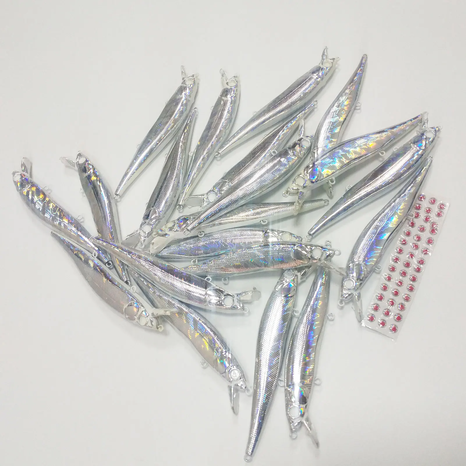 Señuelos Minnow Crankbait holográficos KO – hundimiento lento - imagen 2