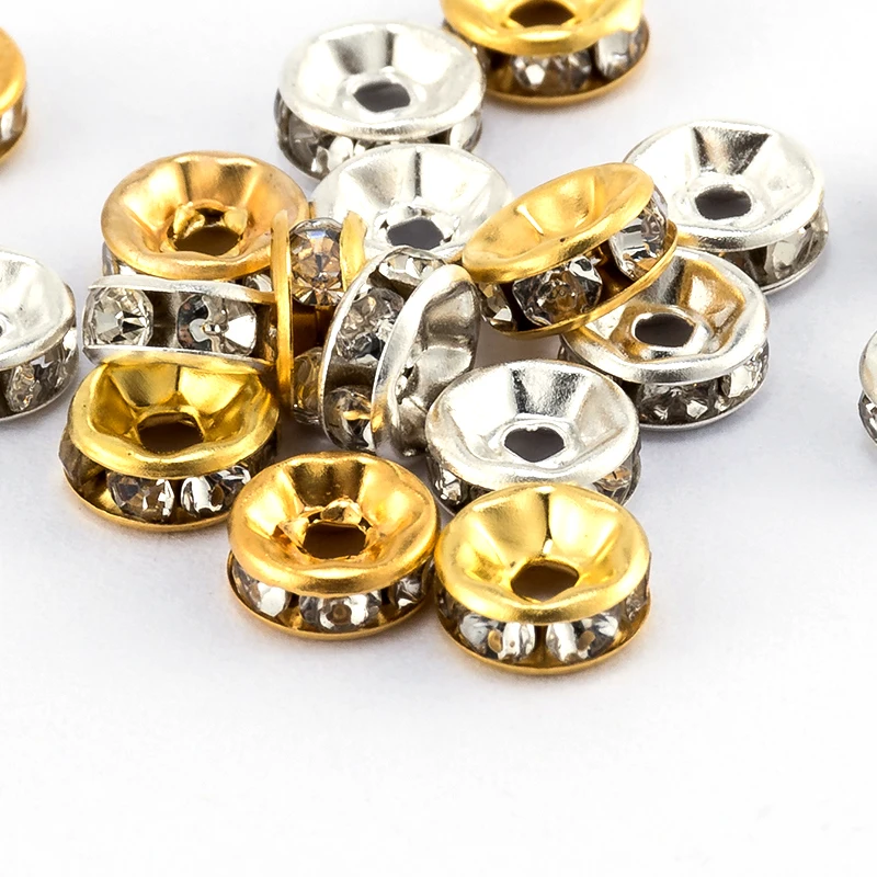 Detalle de anillos con cuentas para pesca