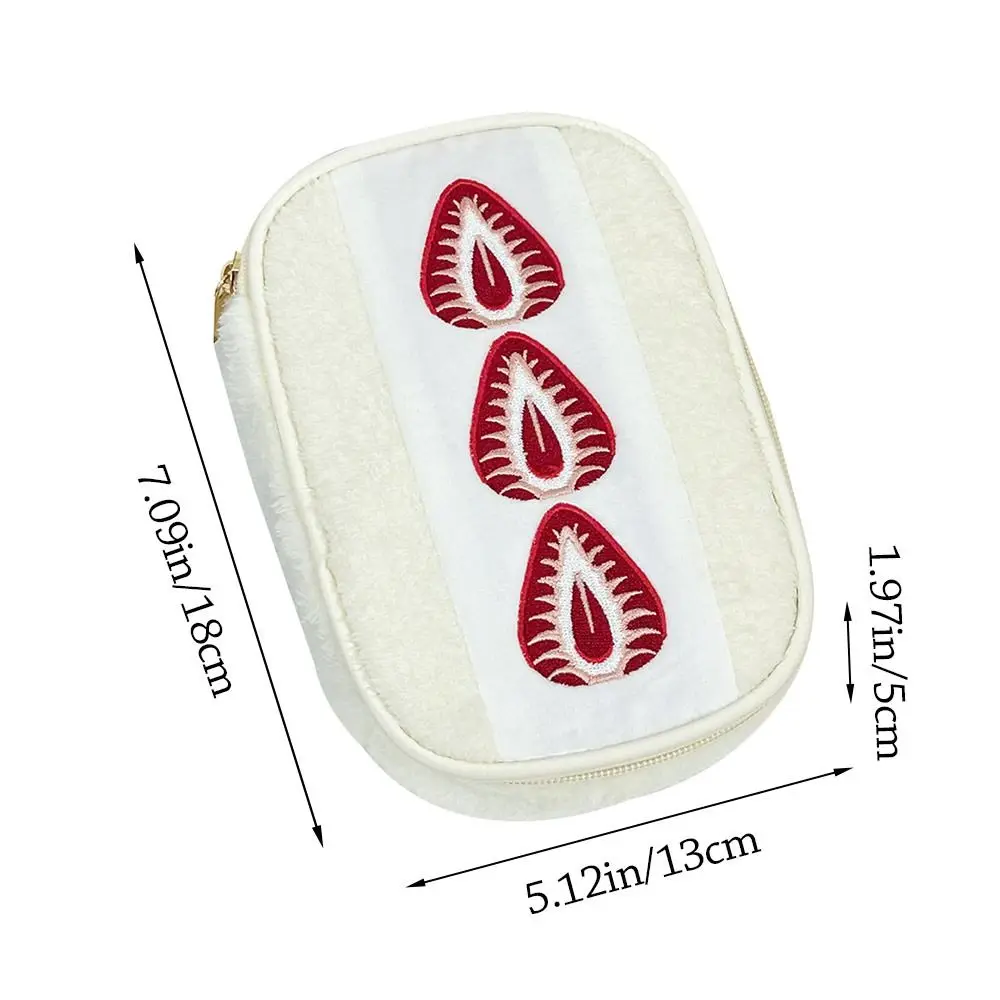 Bolsa de lápices con diseño de sándwich de fresa, vista frontal