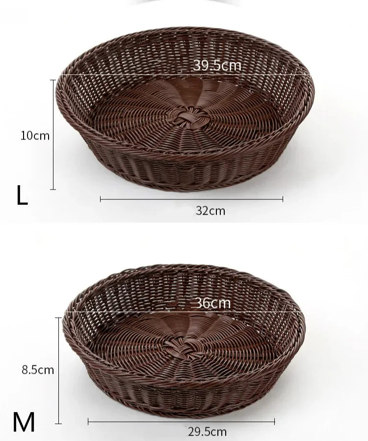 Cesta grande llena de verduras en mostrador