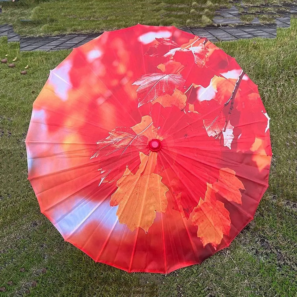 Sombrilla de papel encerado estilo antiguo con flor de jazmín