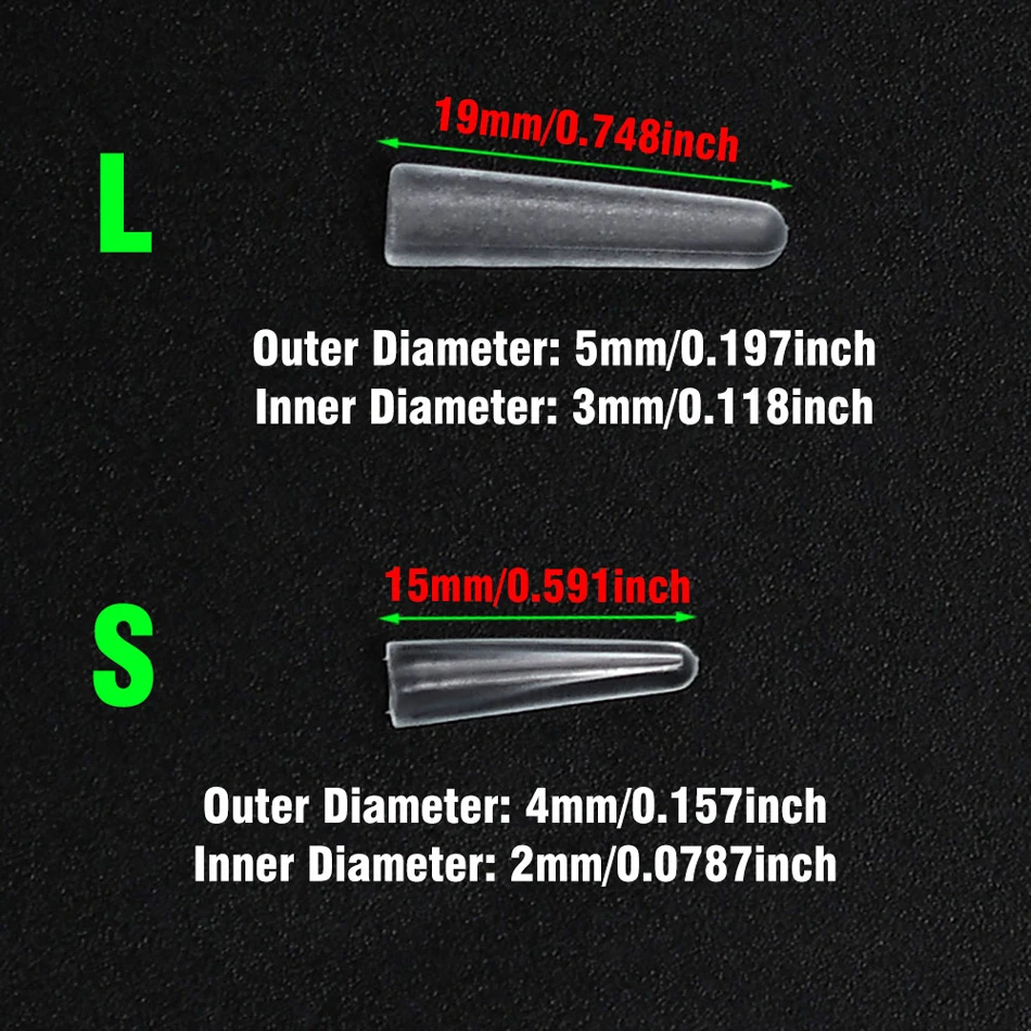 Protector size S y L comparados al lado de un anzuelo triple