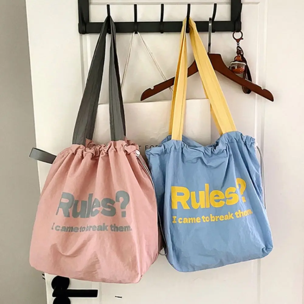 Bolsa de hombro ligera con cordón y gran capacidad - imagen 5