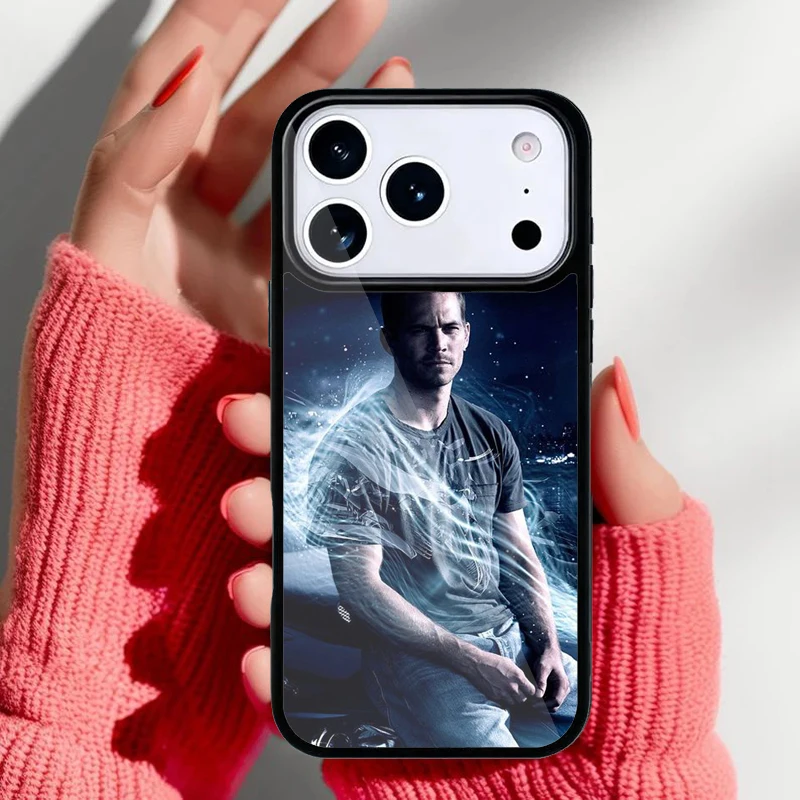 Funda mostrando detalle de diseño P‑aul Walker