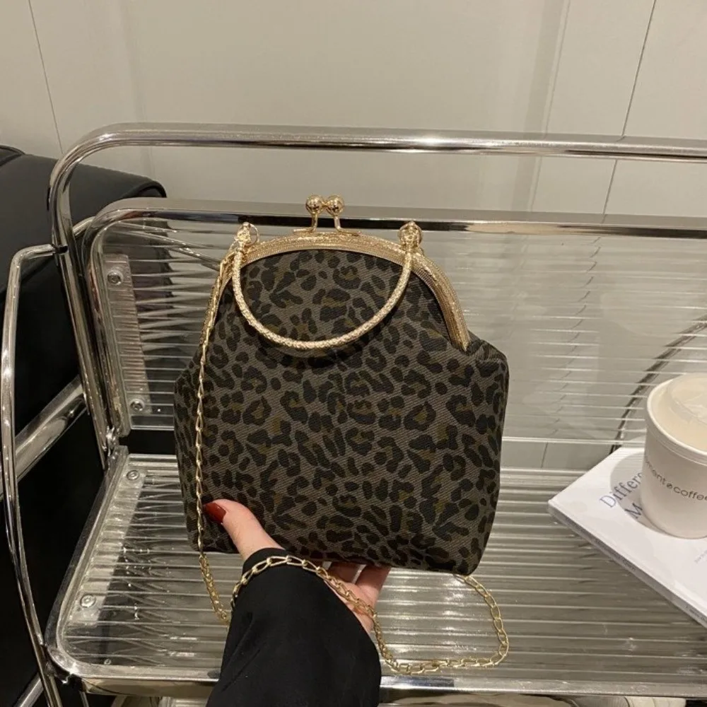 Bolso bandolera elegante con clip, forma de concha y leopardo - imagen 4