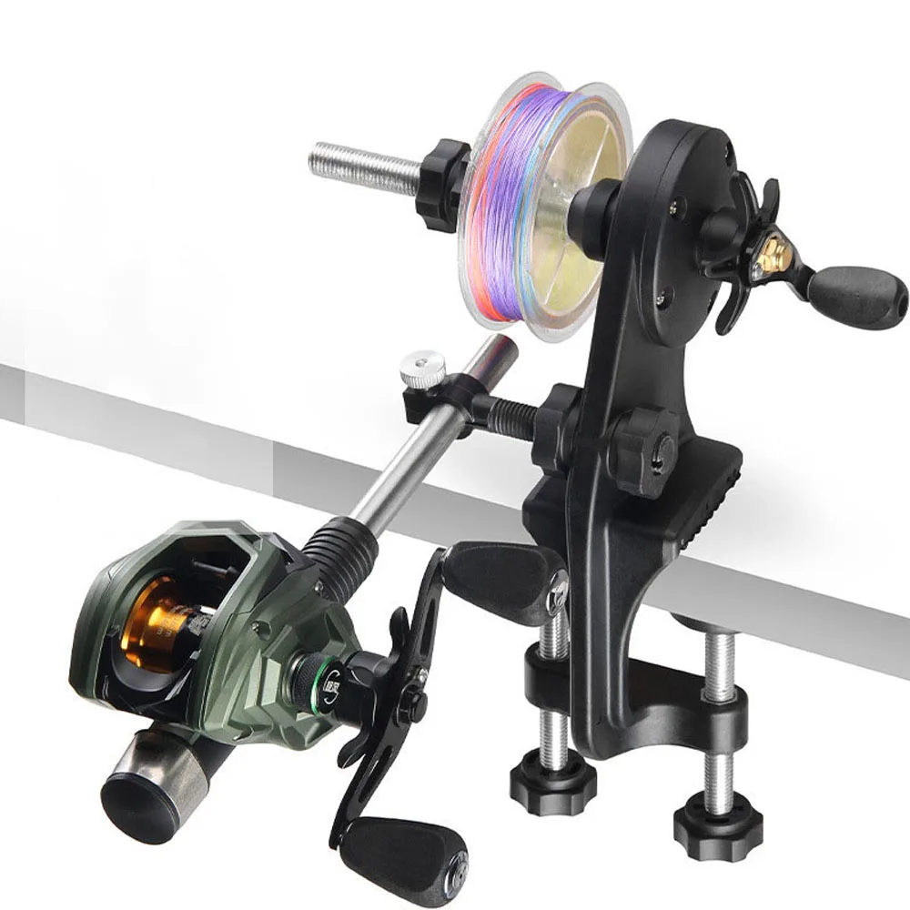 Carrete baitcasting con acabados en negro mate