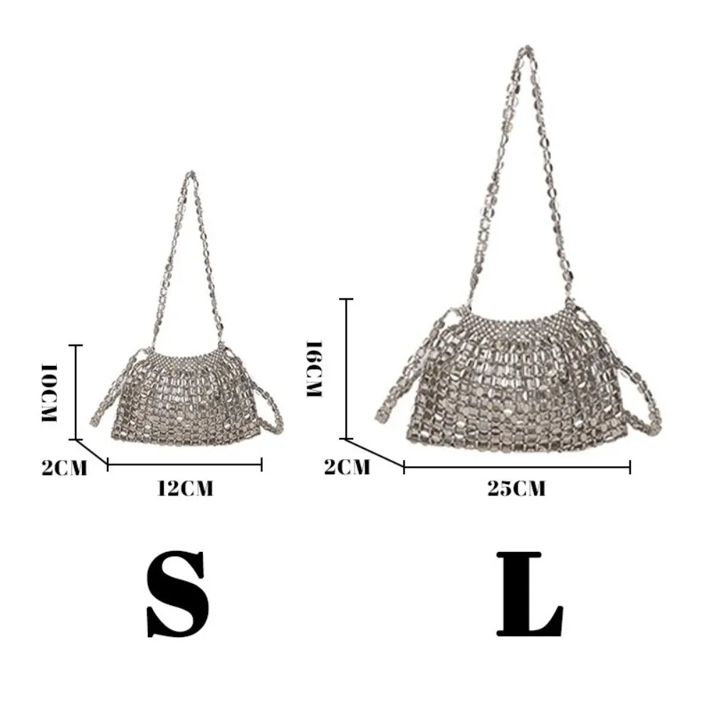 Bolso de noche de cuentas en color plata
