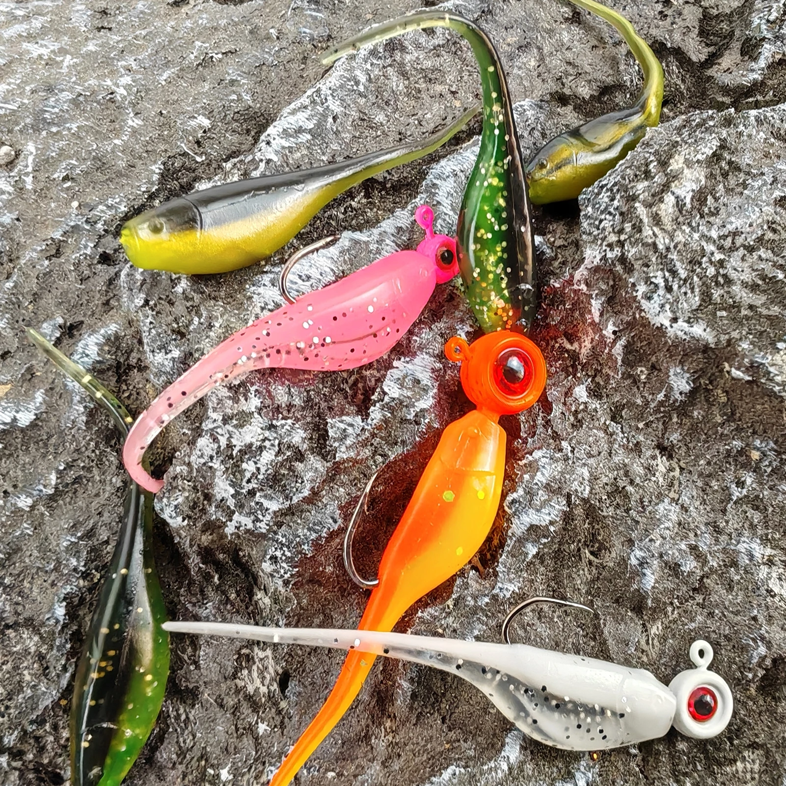 Cebos swimbait Crappie con ganchos jighead FREE FISHER - imagen 2