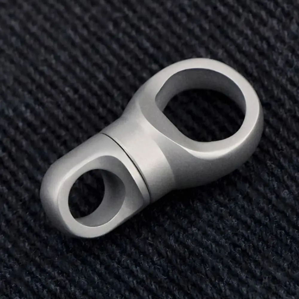 Llavero giratorio EDC de aleación de titanio ultraligero 360°
