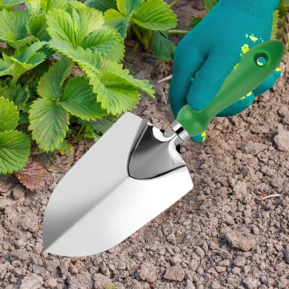 Herramienta manual para cavar y preparar el terreno