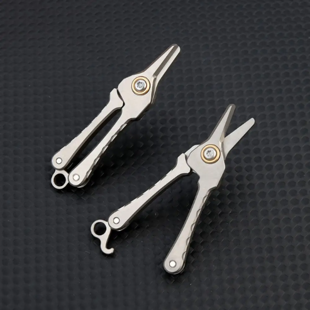 Tijeras mini para grooming y retoques en movimiento