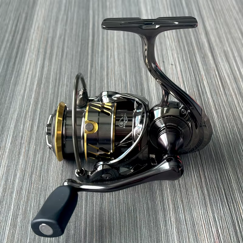 Carrete spinning TAKEDO ST05 – 18KG arrastre, ratio 6,2:1