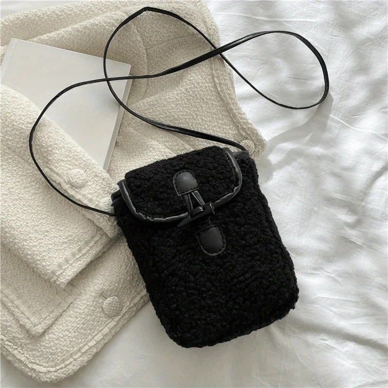 Detalle del bolso cuadrado pequeño