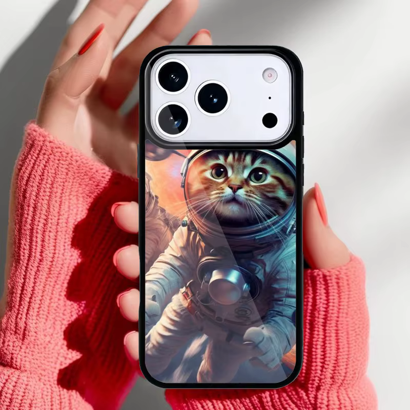 Detalle del estampado Space Kitty Cat en tono vibrante