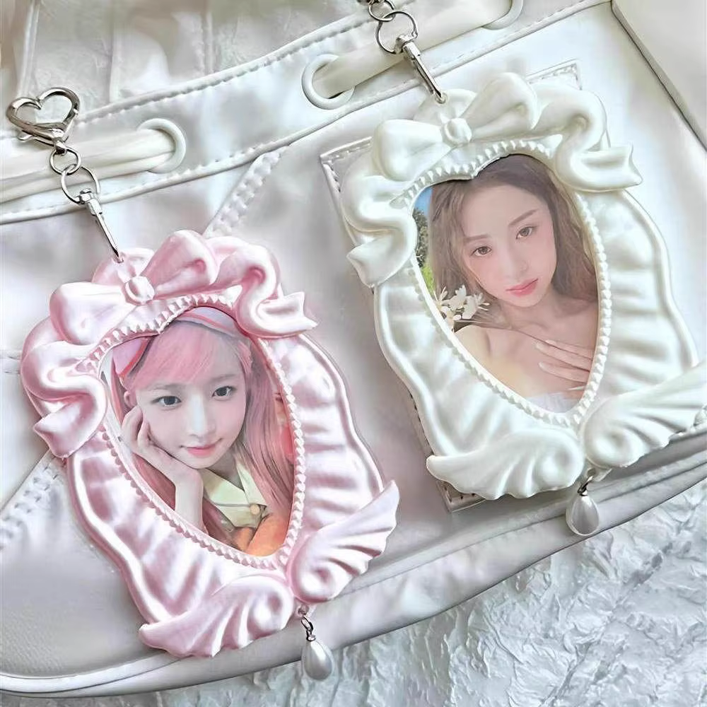 Portafotos Kpop acrílico con lazo de ángel y marco colgante - imagen 3