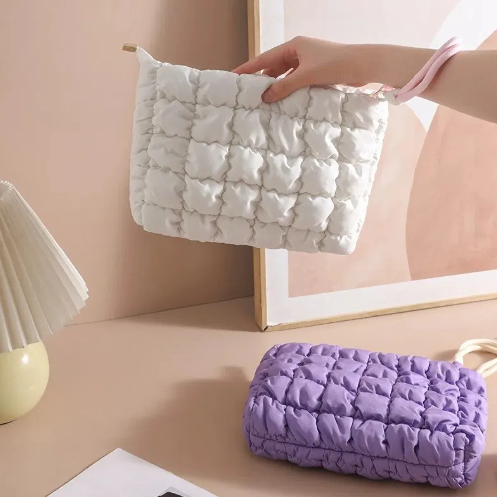 Bolsa de maquillaje acolchada tipo puffer gran capacidad para mujer - imagen 3