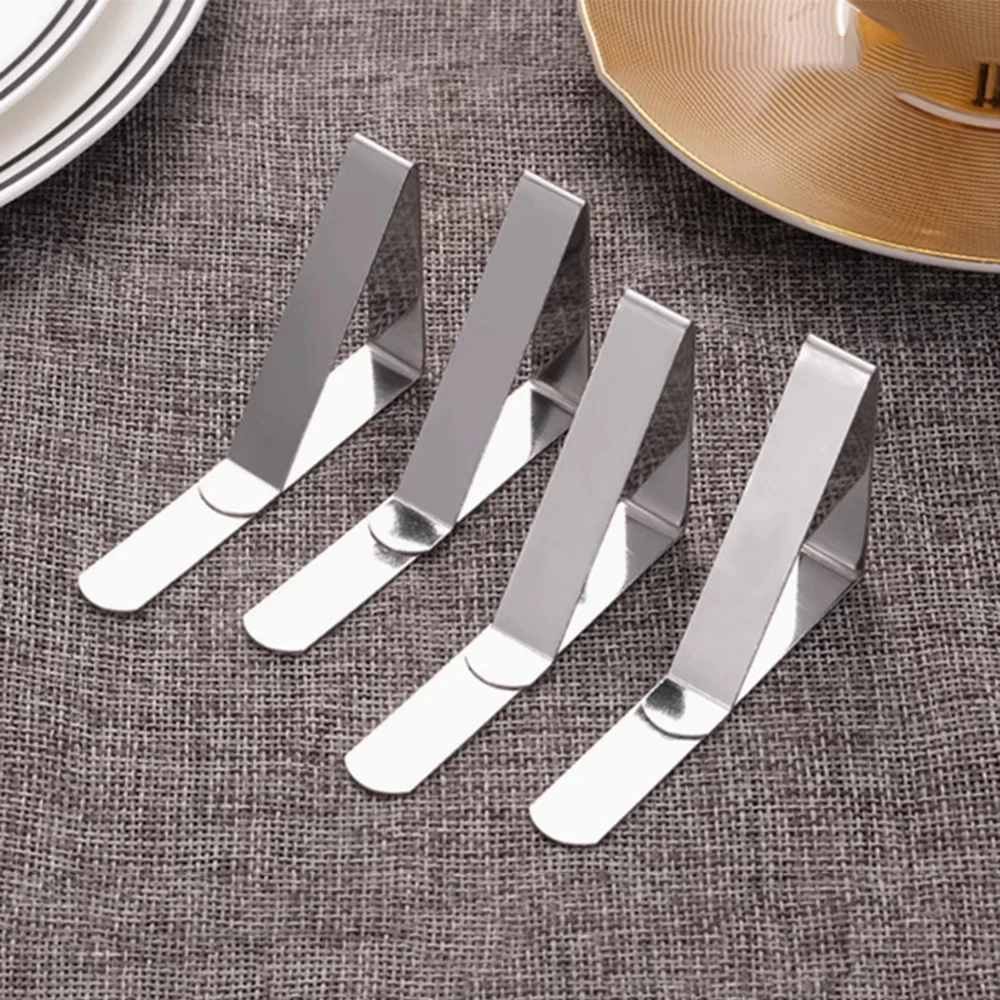 Clips sujetos en el borde del mantel