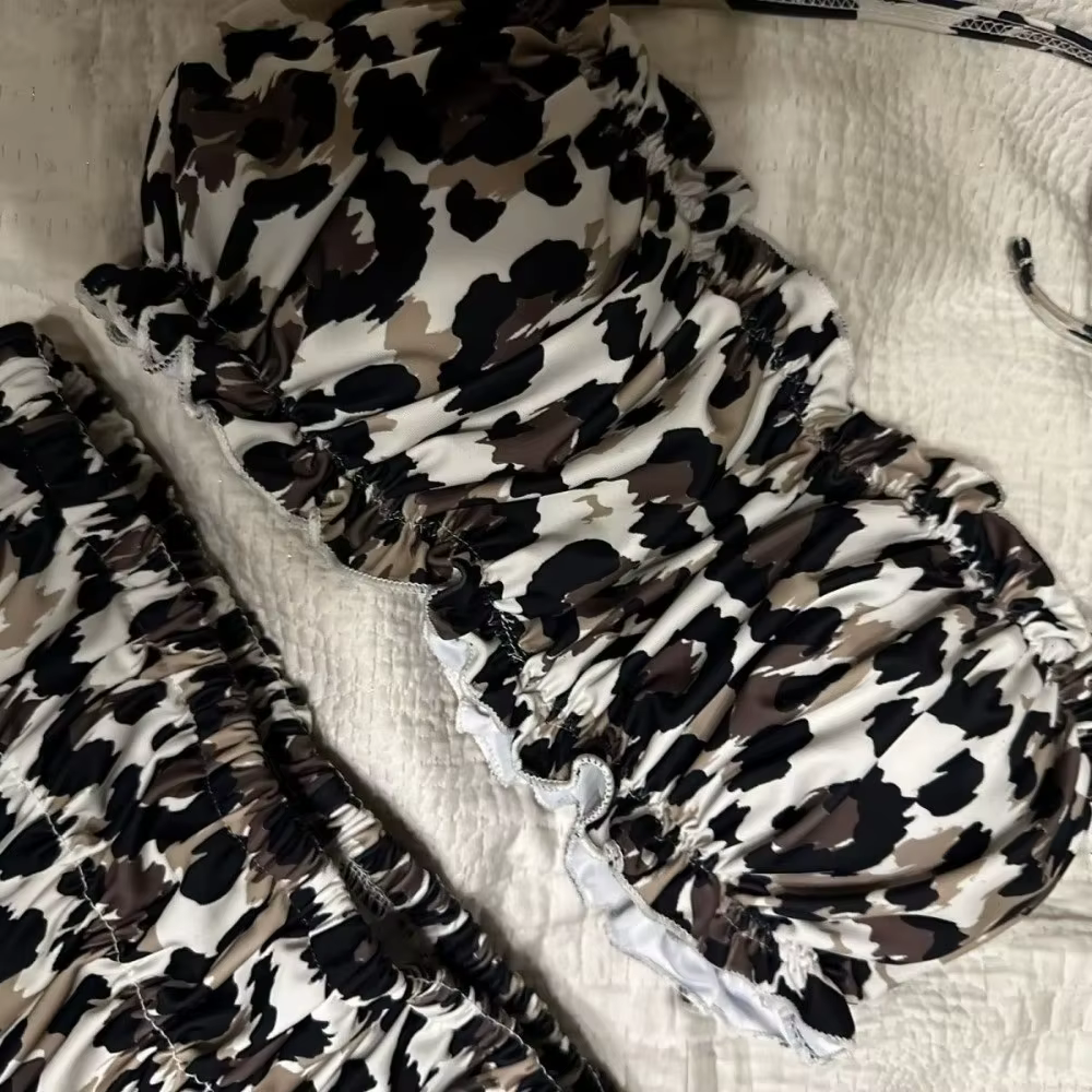 Bikini Leopardo Vintage Mujer Tirantes Cuello – Playa Verano - imagen 3