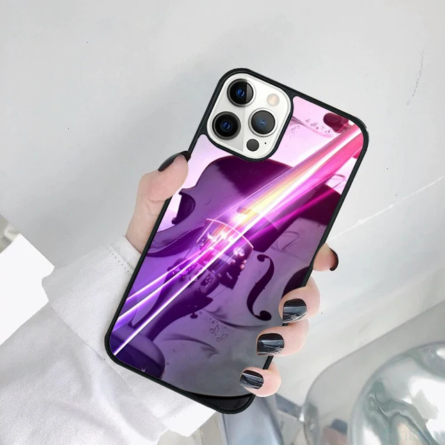 Vista frontal del estampado con violín y violonchelo