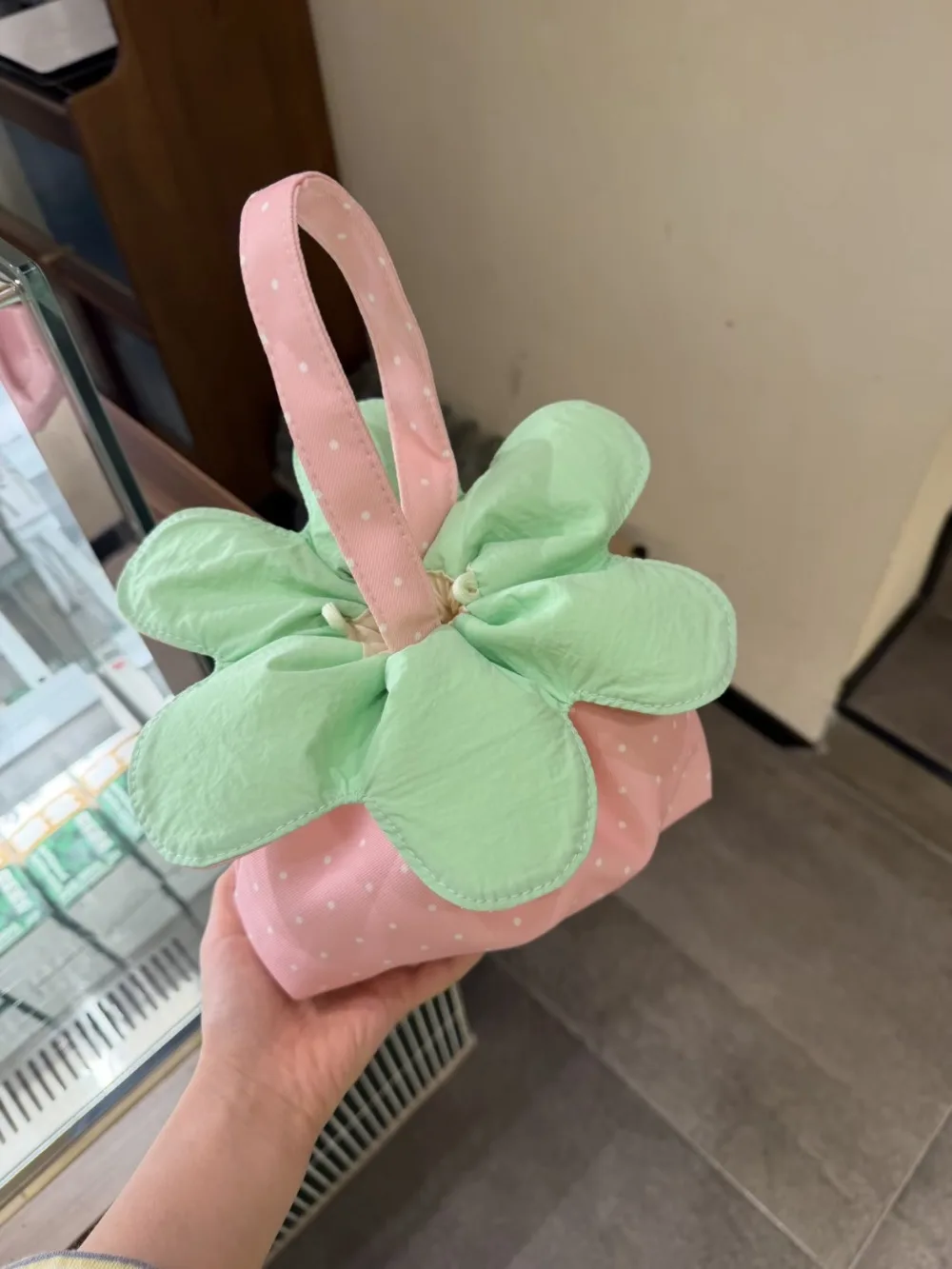 Bolso en uso como bandolera