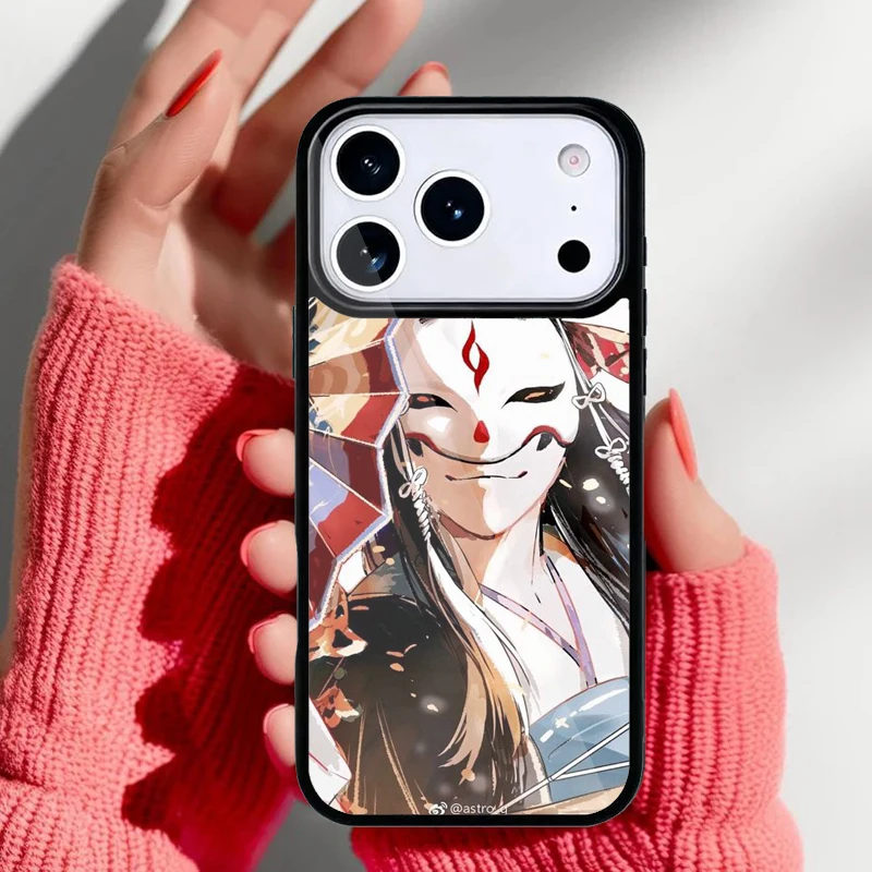 Vista trasera con el motivo del kitsune