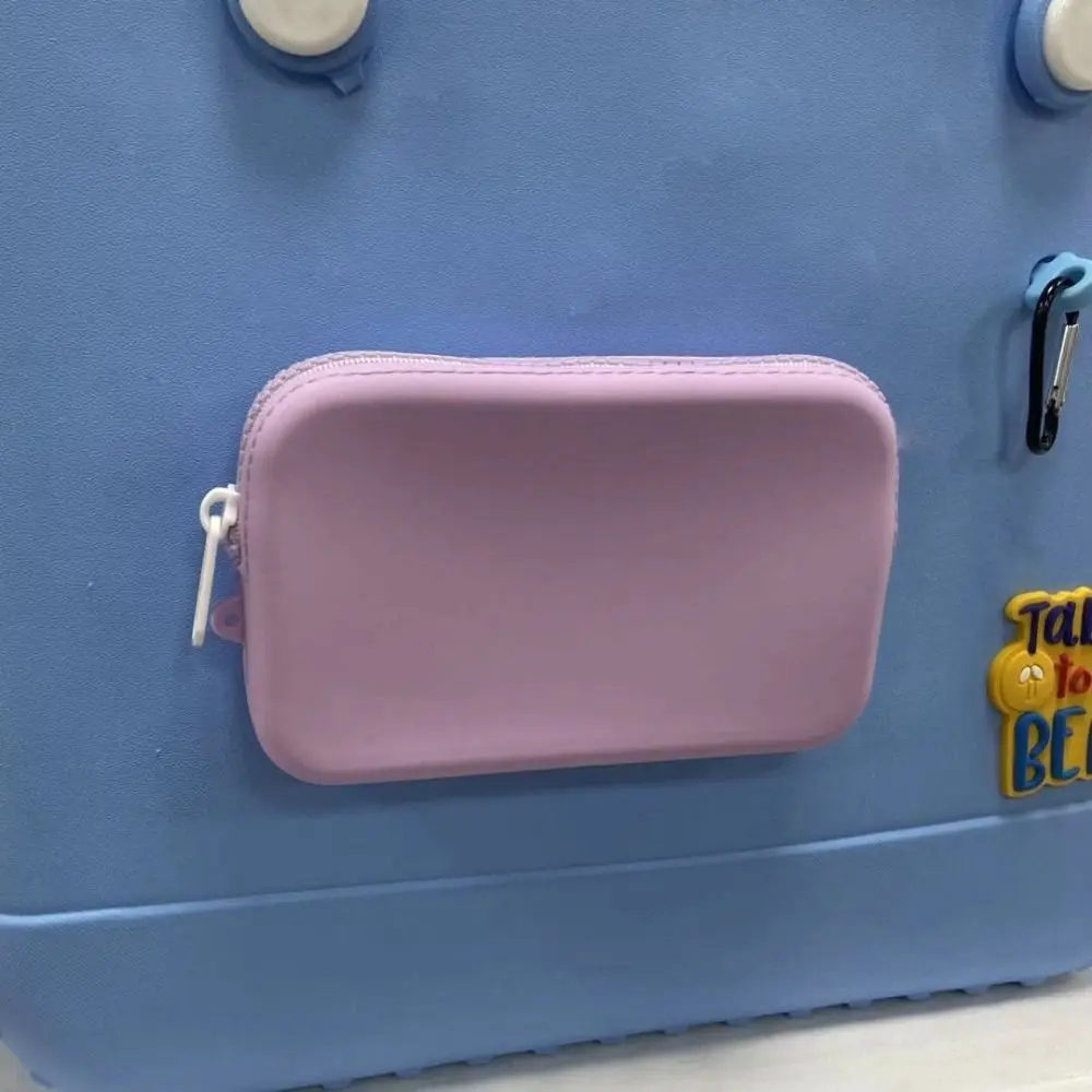 Vista del tamaño y uso como monedero/bolsa