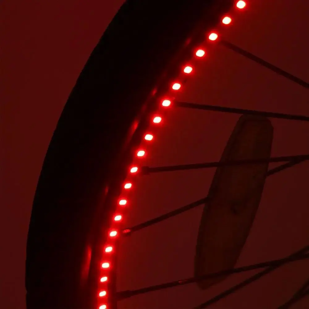 Tira LED iluminada mostrando su efecto nocturno