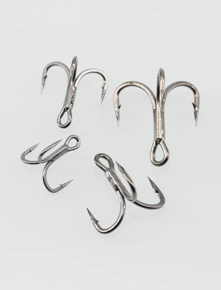 Set completo de 20 anzuelos triples 6X reforzados