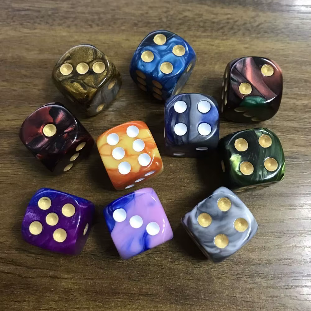 Dados poliédricos de colores para juegos de rol