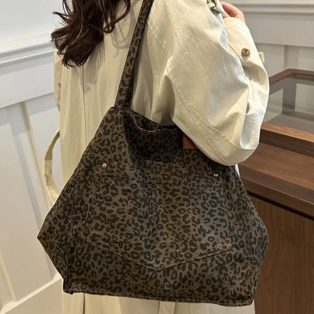 Bolso tote de leopardo en canvas grande con bandolera - imagen 5