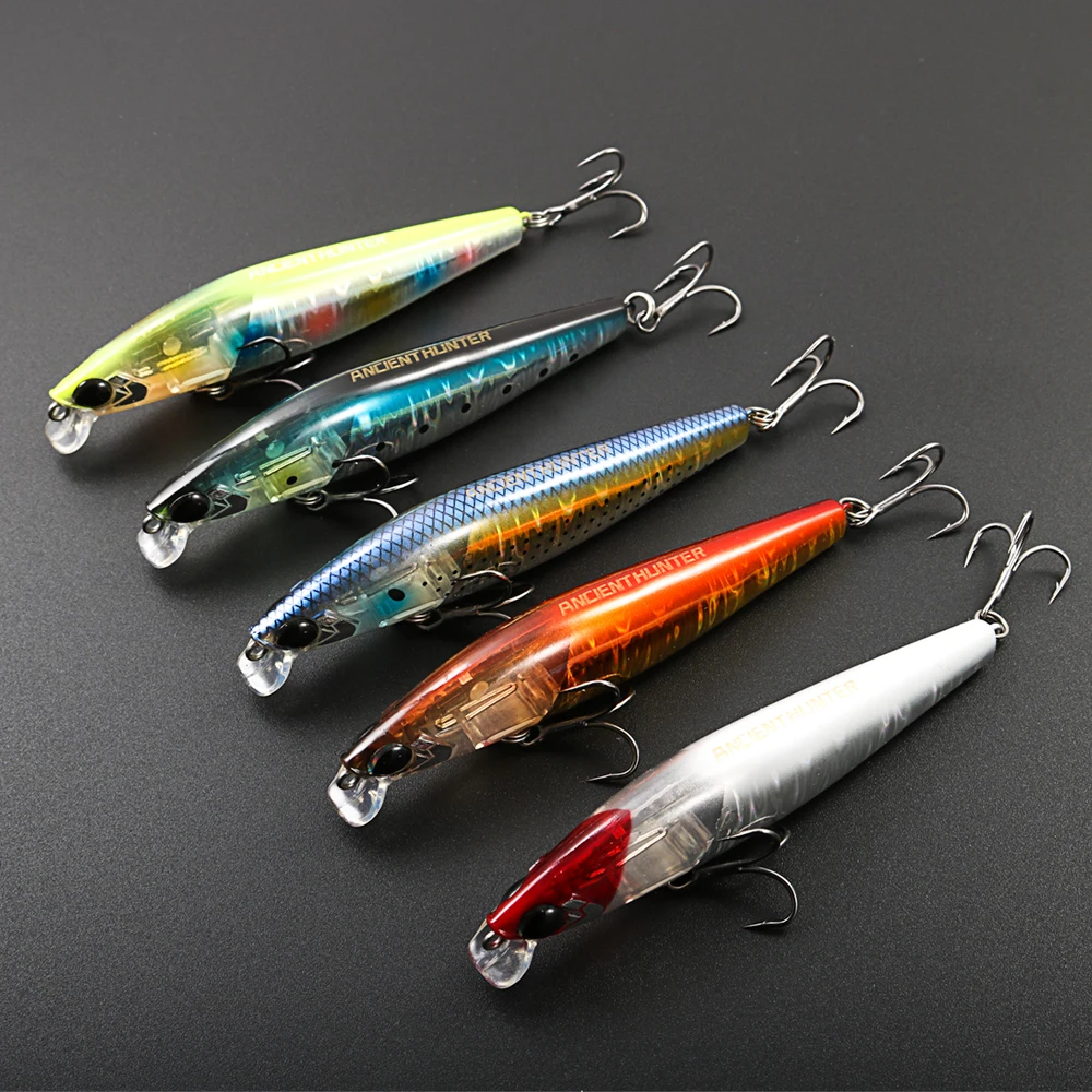 Múltiples señuelos minnow flotantes alineados